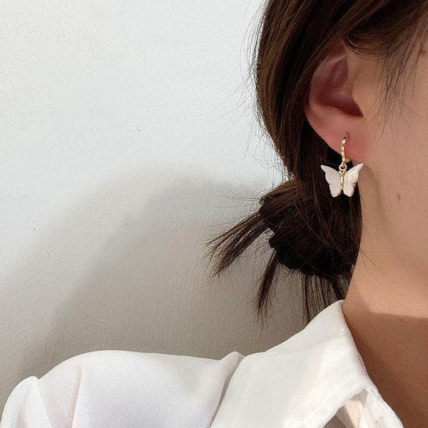 2020 beauty white shell butterfly pendant hoop earrings gold color woman girls birthday gift jewelry party korean earcuffs, Golden;silver
2020 beauty white shell butterfly pendant hoop earrings gold color woman girls birthday gift jewelry party korean earcuffs, Golden;silver