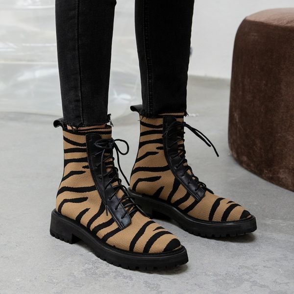 2021 new winter newer toe ladies high-quality ankle concise heels party shoes woman boots 5gva, Black
2021 new winter newer toe ladies high-quality ankle concise heels party shoes woman boots 5gva, Black