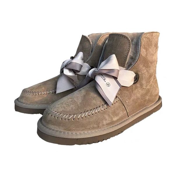 new style snow boots thick sole leather pure wool warm antiskid waterproof bow wool ball net red women's boots keep warm, Black
new style snow boots thick sole leather pure wool warm antiskid waterproof bow wool ball net red women's boots keep warm, Black