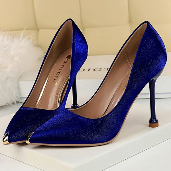2021 female ten in high heels metal pointed to toe scarpins satin pumps lady stiletto blue wedding dress silk shoes te3k, Black
2021 female ten in high heels metal pointed to toe scarpins satin pumps lady stiletto blue wedding dress silk shoes te3k, Black