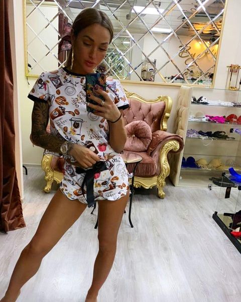 women summer home 2 piece set casual o-neck short sleeve print drawstring ruffle decor mid waist shorts ladies casual suits, Gray
women summer home 2 piece set casual o-neck short sleeve print drawstring ruffle decor mid waist shorts ladies casual suits, Gray