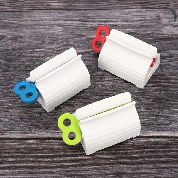 1 pcs convenient toothpaste rolling tube toothpaste squeezer stand holder bathroom accessories
1 pcs convenient toothpaste rolling tube toothpaste squeezer stand holder bathroom accessories