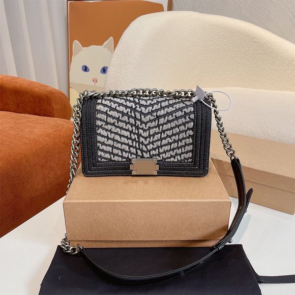 2022 luxury big name high end french shoulder bags cowboy flip cover chain high capacity totes outdoor sacoche luxurious backpac
2022 luxury big name high end french shoulder bags cowboy flip cover chain high capacity totes outdoor sacoche luxurious backpac