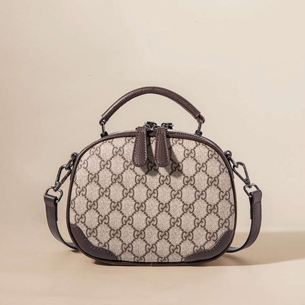 luxurys designers net red 2021 new fashion mini round foreign style versatile messenger women's bag
luxurys designers net red 2021 new fashion mini round foreign style versatile messenger women's bag
