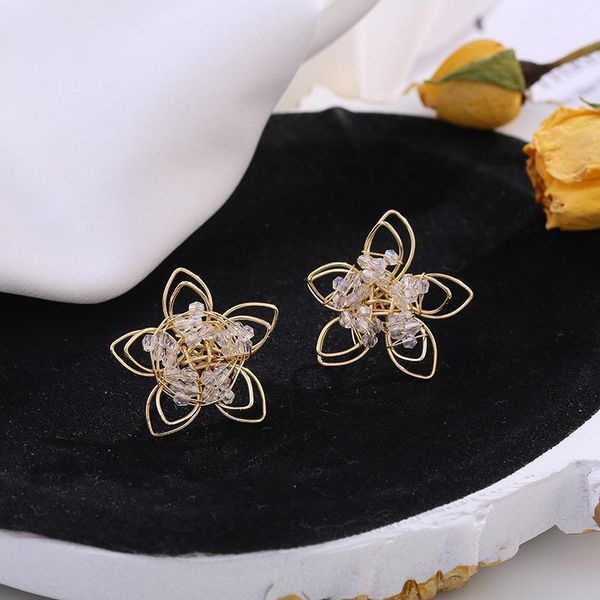 dominated new 2020 metal hollow out flower petals stud earrings sweet fashion temperament crystal women earrings1, Golden;silver
dominated new 2020 metal hollow out flower petals stud earrings sweet fashion temperament crystal women earrings1, Golden;silver