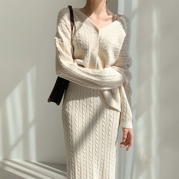 2021 fancy-style women's sweater joints loose solid cleavage in v cardigan sweaters empire wrap medium-long pencil skirt 2-piece sets l, Gray
2021 fancy-style women's sweater joints loose solid cleavage in v cardigan sweaters empire wrap medium-long pencil skirt 2-piece sets l, Gray