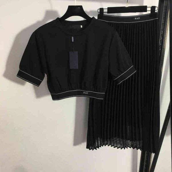 22ss women designer clothes two piece dress cropped cotton t-shirt elastic waist pleated skirt webbing dresses shirt 2 piec suit 5a quality, White
22ss women designer clothes two piece dress cropped cotton t-shirt elastic waist pleated skirt webbing dresses shirt 2 piec suit 5a quality, White