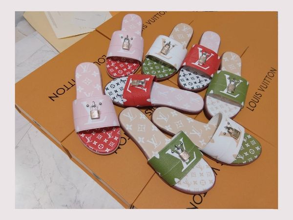 2021 classic high heeled sandals coarse heel leather suede woman shoes metal buckle for parties occupation sandals, Black
2021 classic high heeled sandals coarse heel leather suede woman shoes metal buckle for parties occupation sandals, Black