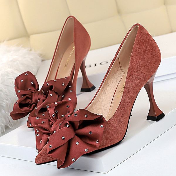sweet 2021 kitten high heels female suede butterfly we floral crystal nude jumps red prom dress shoes party jrse, Black
sweet 2021 kitten high heels female suede butterfly we floral crystal nude jumps red prom dress shoes party jrse, Black