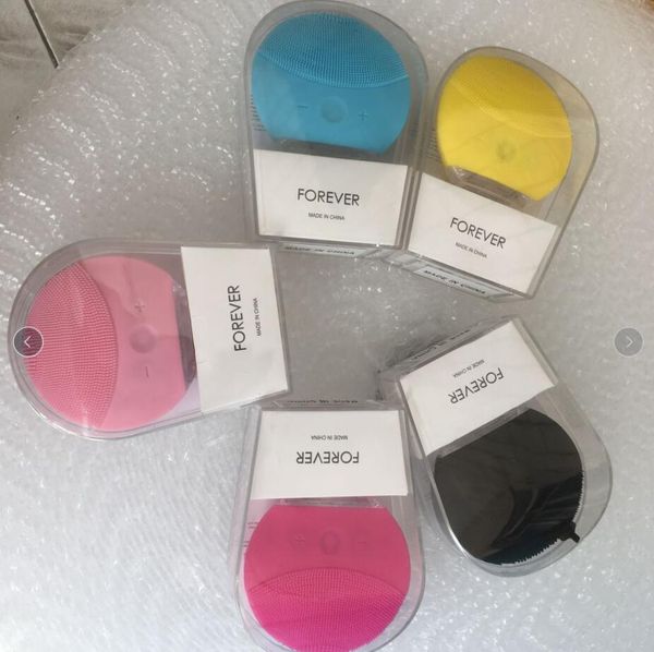 2021 new face washing instrument mini electric facial cleaner pore facial cleaner silica gel ultrasonic beauty introduction instrument
2021 new face washing instrument mini electric facial cleaner pore facial cleaner silica gel ultrasonic beauty introduction instrument