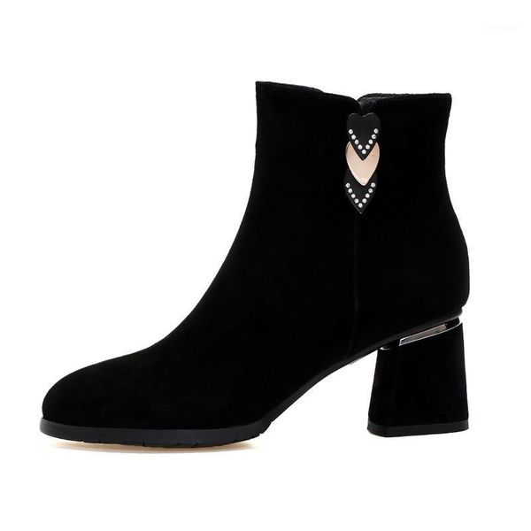 2021 autumn women's boots classic fashion lady short boots flock metal decoration woman shoe1, Black
2021 autumn women's boots classic fashion lady short boots flock metal decoration woman shoe1, Black