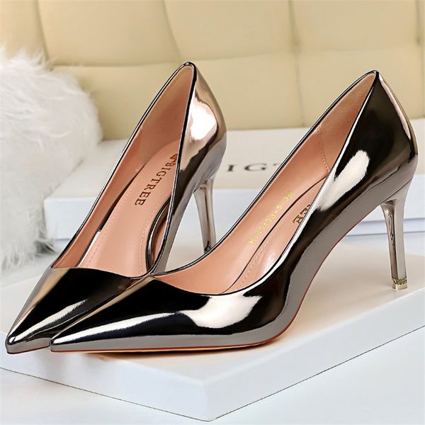 2021 plus size 43 female .5cm high heels patent leather bombs quality stripper scarpins lady silver stiletto dress shoe party fvd4, Black
2021 plus size 43 female .5cm high heels patent leather bombs quality stripper scarpins lady silver stiletto dress shoe party fvd4, Black