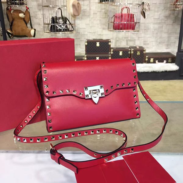 new style postman bag a beautiful vintage bag made from cowhide 0181 calf the long shoulder straps can be removed genuine leather bags
new style postman bag a beautiful vintage bag made from cowhide 0181 calf the long shoulder straps can be removed genuine leather bags