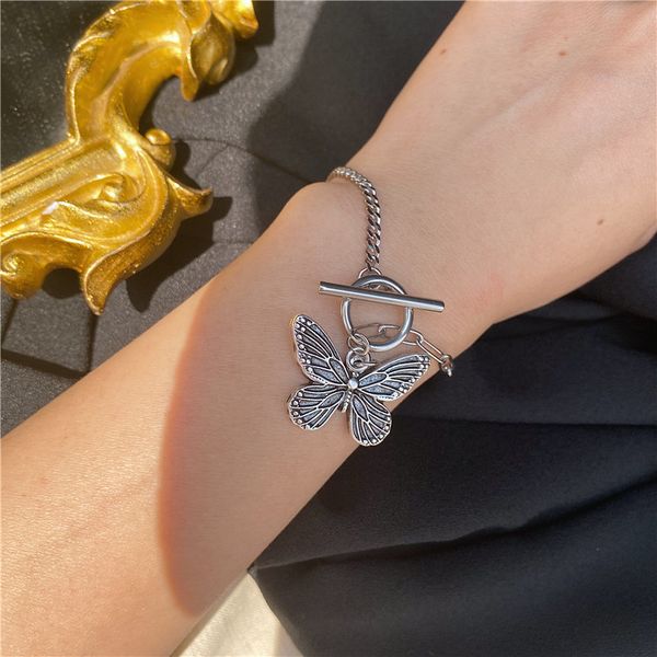 silver color big animal butterfly chain necklaces for women alloy stripe circle lariat necklaces cool girl party jewelry gifts
silver color big animal butterfly chain necklaces for women alloy stripe circle lariat necklaces cool girl party jewelry gifts