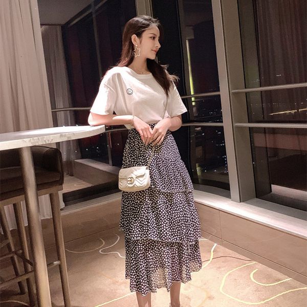 2021 new red net summer small fragrance fashion elegant style sweet reduction of foreign air age two pieces skirt woman suit szro, Gray
2021 new red net summer small fragrance fashion elegant style sweet reduction of foreign air age two pieces skirt woman suit szro, Gray