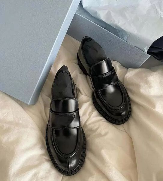 woman casual shoes loafer flat platform lace-up sneakers black leathers lace-up skate flats luxury designer shoees with box women eu34-41
woman casual shoes loafer flat platform lace-up sneakers black leathers lace-up skate flats luxury designer shoees with box women eu34-41