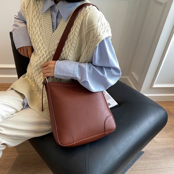 2022 hbp smooza fashion women's handbag shoulder bag large capacity crossbody messenger bucket bags new pu leather brand design bags 
2022 hbp smooza fashion women's handbag shoulder bag large capacity crossbody messenger bucket bags new pu leather brand design bags