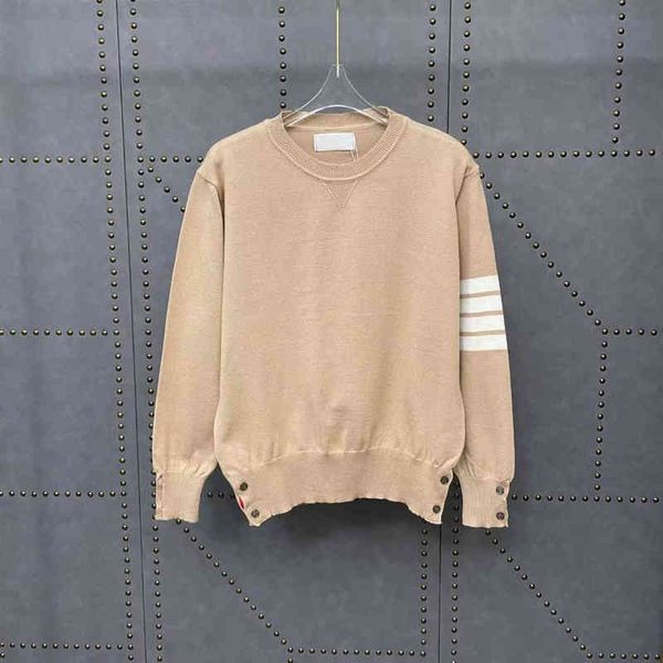 2022 factory wholesale new + b autumn loose comfortable simple leisure terry splicing round neck pullover sweater, White;black
2022 factory wholesale new + b autumn loose comfortable simple leisure terry splicing round neck pullover sweater, White;black