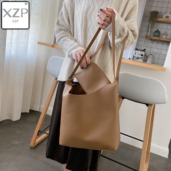 shoulder bags xzp pu leather composite for ladies casual solid large capacity bucket women simple vintage messenger
shoulder bags xzp pu leather composite for ladies casual solid large capacity bucket women simple vintage messenger