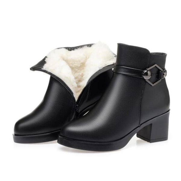 2020 plus size autumn winter shoes women snow boots non-slip comfortable plus and wool boots genuine leather shoes women, Black
2020 plus size autumn winter shoes women snow boots non-slip comfortable plus and wool boots genuine leather shoes women, Black