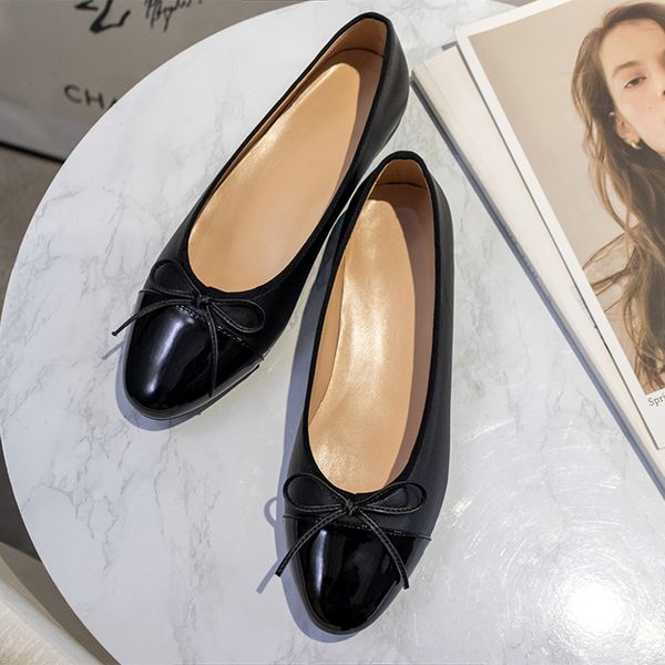 designer genuine soft leather ladies bow shoes luxury letter csandals men women slippers tiger classic woman sheepskin design sandals shoes, Black
designer genuine soft leather ladies bow shoes luxury letter csandals men women slippers tiger classic woman sheepskin design sandals shoes, Black
