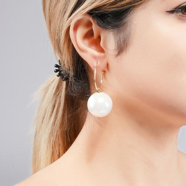 wuli&baby big 3 color pearl drop earrings 2020 fashion women red white champagne ball earrings new year gifts1, Silver
wuli&baby big 3 color pearl drop earrings 2020 fashion women red white champagne ball earrings new year gifts1, Silver