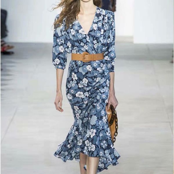2021 spring track new style low-cut vintage print belt fine fishtail dress with female temperament lzos, Black;gray
2021 spring track new style low-cut vintage print belt fine fishtail dress with female temperament lzos, Black;gray