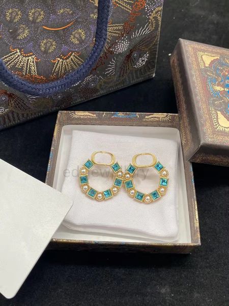 2022 luxury designer hoop brand colorful gem earrings letters women's party wedding couple gifts jewelry 925 silver alex ani, Golden;silver
2022 luxury designer hoop brand colorful gem earrings letters women's party wedding couple gifts jewelry 925 silver alex ani, Golden;silver