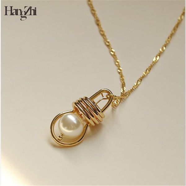 hangzhi 2020 new korean metal geometric pearl bulb pendant necklace gold color for women girls party jewellery, Silver
hangzhi 2020 new korean metal geometric pearl bulb pendant necklace gold color for women girls party jewellery, Silver