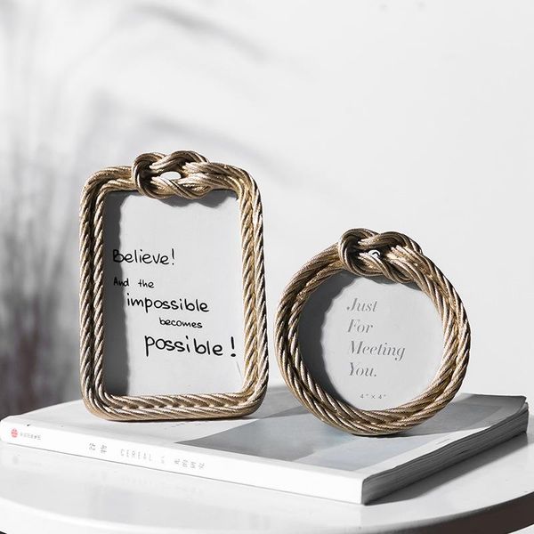 modern simple style p frame retro european home living room decoration craft round/rectangle resin p frame creative gift
modern simple style p frame retro european home living room decoration craft round/rectangle resin p frame creative gift