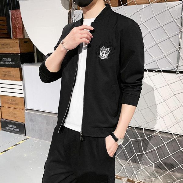 men's jackets embroidery coats men outerwear casual bomber jacket oversized 2020 spring autumn clothing jaqueta masculino black1, Black;brown
men's jackets embroidery coats men outerwear casual bomber jacket oversized 2020 spring autumn clothing jaqueta masculino black1, Black;brown