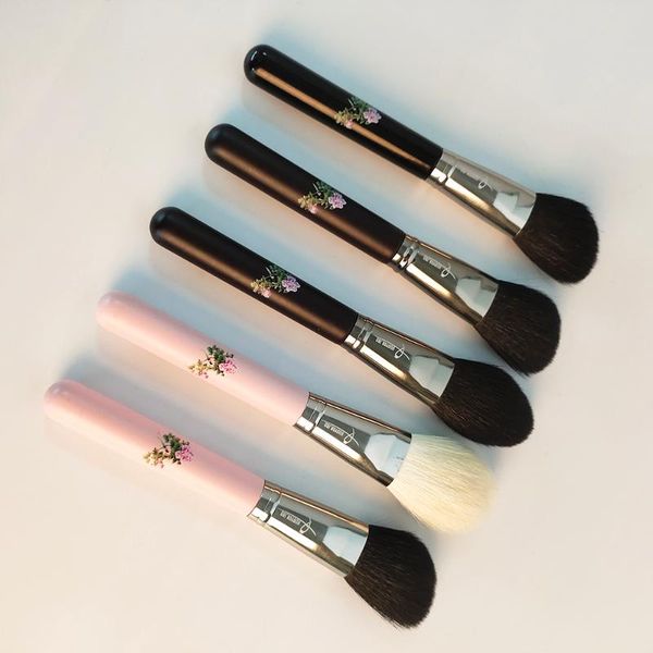 makeup brushes vintage chinese style peony print single brush genuine goat hair blusher powder angled contour tools drop
makeup brushes vintage chinese style peony print single brush genuine goat hair blusher powder angled contour tools drop