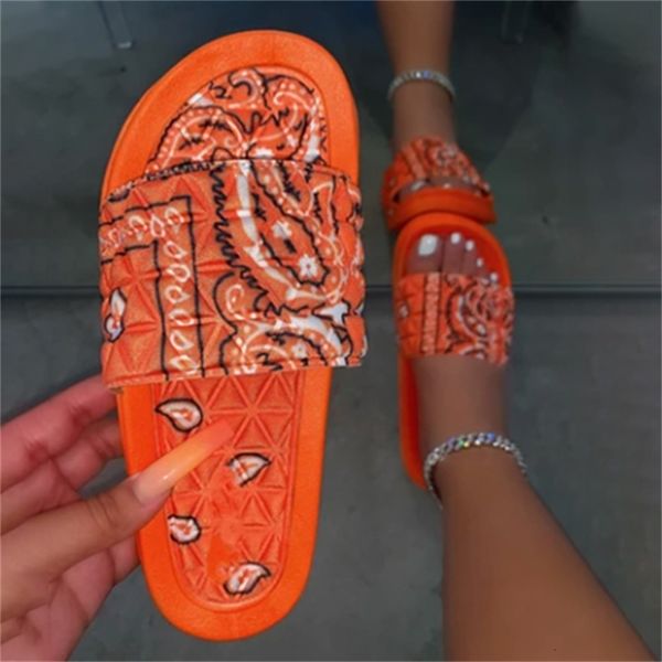 2021 new woman slippers see graffiti slides ladies thumbs female open foot beach l5c7 qgtr, Black
2021 new woman slippers see graffiti slides ladies thumbs female open foot beach l5c7 qgtr, Black
