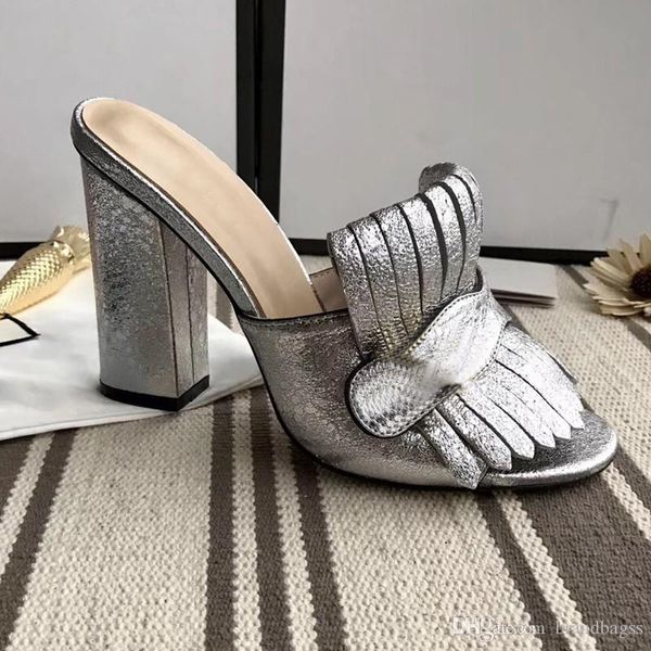 luxury women shoes 2021 fashion luxury slippers fashion classic tassel high heels of 10cm with box size 35-40, Black
luxury women shoes 2021 fashion luxury slippers fashion classic tassel high heels of 10cm with box size 35-40, Black