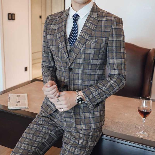2020 autumn winter men suit 3piece set size 4xl 5xl mens blazer jacket + pants + vest slim fit men wedding suits1, White;black
2020 autumn winter men suit 3piece set size 4xl 5xl mens blazer jacket + pants + vest slim fit men wedding suits1, White;black
