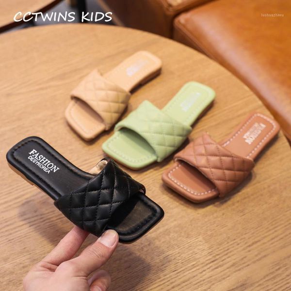 kids flat 2020 summer children fashion soft slippers baby girls pu leather shoes toddlers brand black sandals py-s-0101, Black;red
kids flat 2020 summer children fashion soft slippers baby girls pu leather shoes toddlers brand black sandals py-s-0101, Black;red