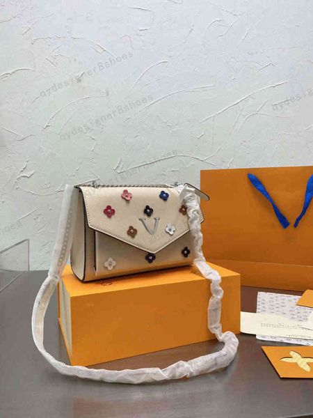 bag special counter folding gift box packaging chain fashion genuine leather handbag shoulder
bag special counter folding gift box packaging chain fashion genuine leather handbag shoulder