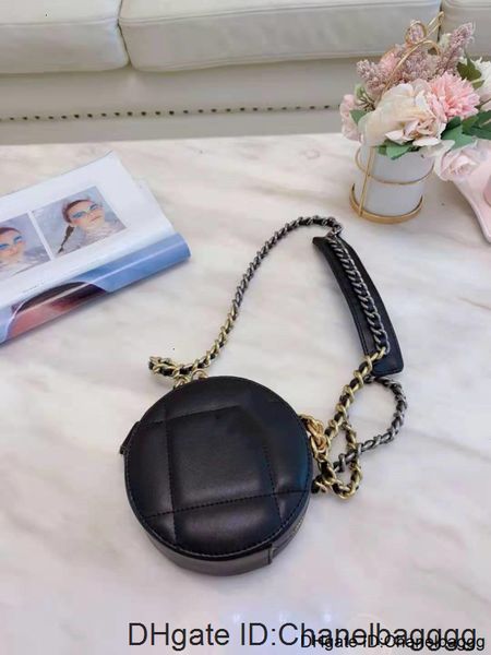designer designs high-quality lady sheepskin single shoulder bag, double-color chain bag with oblique hanging round cake, size
designer designs high-quality lady sheepskin single shoulder bag, double-color chain bag with oblique hanging round cake, size