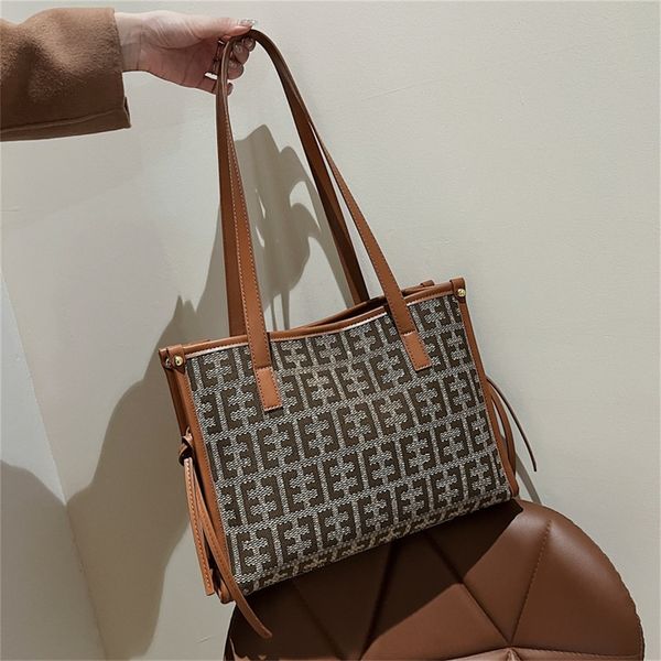 56% off designer s large capacity women's new autumn and winter shoulder bag advanced letter tote bag{category} 2022
56% off designer s large capacity women's new autumn and winter shoulder bag advanced letter tote bag{category} 2022