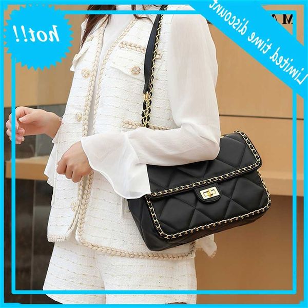 maidudu women's 2020 new fashion soft leather messenger xiaoxiangfeng lingge chain portable shoulder bag
maidudu women's 2020 new fashion soft leather messenger xiaoxiangfeng lingge chain portable shoulder bag