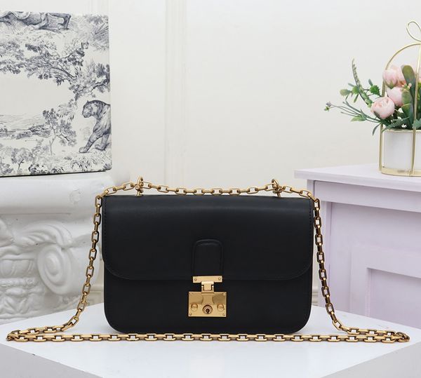 2020 new luxurys designers bags fashion shoulder bag street smessenger bag casual trend wild womens bag
2020 new luxurys designers bags fashion shoulder bag street smessenger bag casual trend wild womens bag