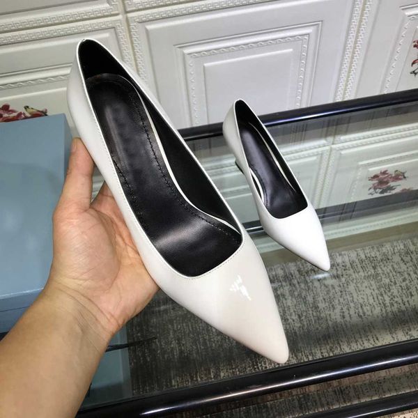 6.5cm fashion high heel shoes women pointed toe low heel shoes woman sandals quality, Black
6.5cm fashion high heel shoes women pointed toe low heel shoes woman sandals quality, Black
