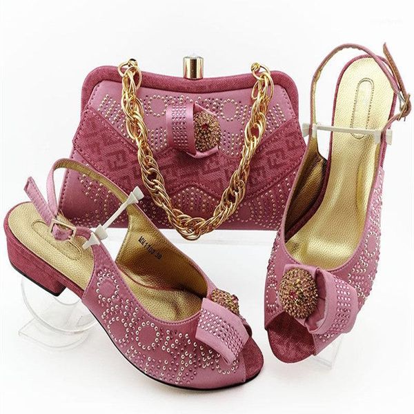 dress shoes 2021 fashion woman party with matching bags set selling italian pumps 4cm and bag for wedding dress1, Black
dress shoes 2021 fashion woman party with matching bags set selling italian pumps 4cm and bag for wedding dress1, Black