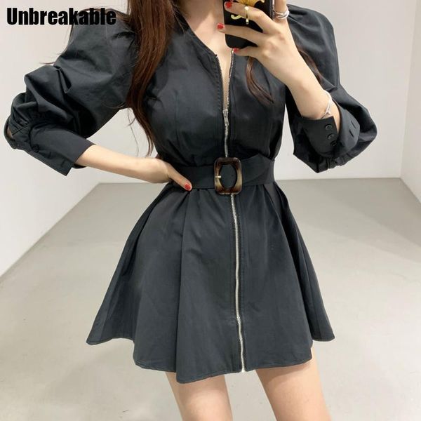 elegant women fashion mini short dress long sleeve zipper slim dresses office lady chic korean vestido with belt retro 2021, Black;gray
elegant women fashion mini short dress long sleeve zipper slim dresses office lady chic korean vestido with belt retro 2021, Black;gray