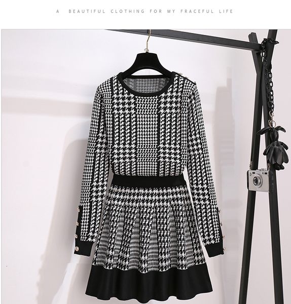 2021 new autumn winter plaid print 2 two piece set women elegant knitting pullover sweater + mini skirt casual office work suit yz60, Black;gray
2021 new autumn winter plaid print 2 two piece set women elegant knitting pullover sweater + mini skirt casual office work suit yz60, Black;gray