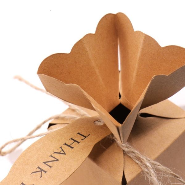 factory price candy creative kraft diy vintage boxes paper gift bag with rose flower chocolate packaging party wedding d
factory price candy creative kraft diy vintage boxes paper gift bag with rose flower chocolate packaging party wedding d