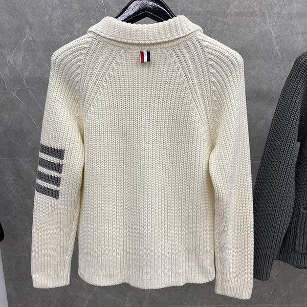 2020 luxury ladies fashion designer sweater slim fashion lapel sweater pullover long sleeve cardigan knit sweater fashion coat, White;black
2020 luxury ladies fashion designer sweater slim fashion lapel sweater pullover long sleeve cardigan knit sweater fashion coat, White;black