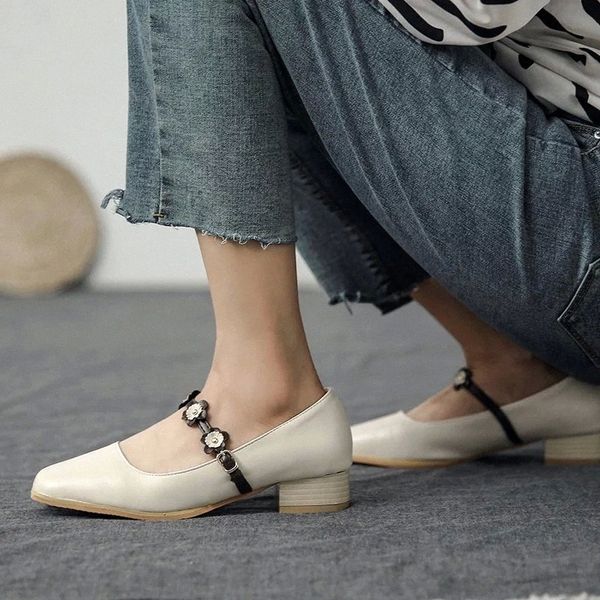 2020 new spring and autumn new fashion square head shoes women casual word with heel shoes square heel flower buckle strap pu #rf2r, Black
2020 new spring and autumn new fashion square head shoes women casual word with heel shoes square heel flower buckle strap pu #rf2r, Black