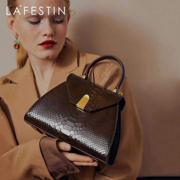 la festin 2021 designer bag fashion female bag leather shoulder retro handbag simple women
la festin 2021 designer bag fashion female bag leather shoulder retro handbag simple women