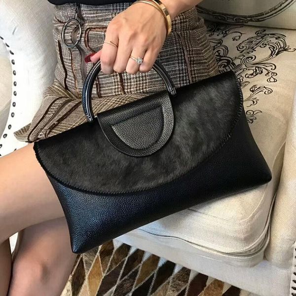 shoulder bags cool iron handle handbag 2021 style women's bag horse hair clutch fashion simple one-shoulder envelope
shoulder bags cool iron handle handbag 2021 style women's bag horse hair clutch fashion simple one-shoulder envelope